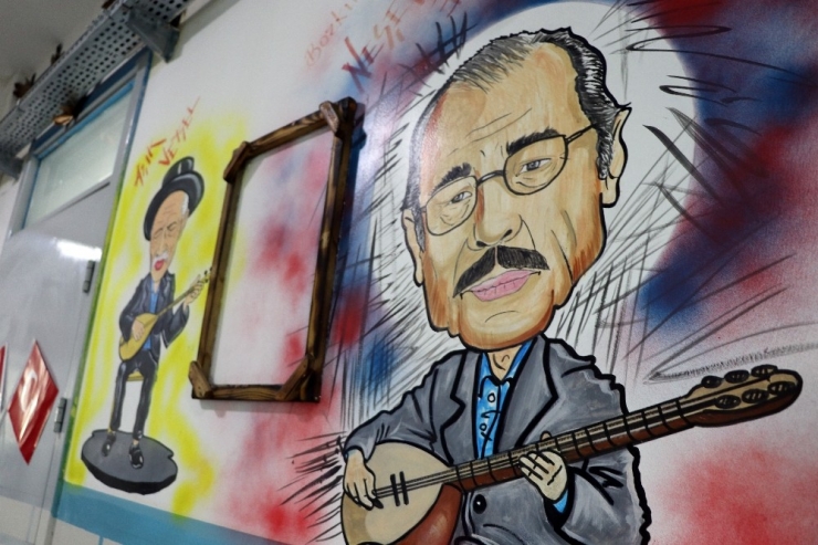 "Bilim Ve Sanat" Köy Okulunun Koridorlarında