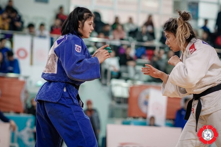 Balıkesirli Habibe Judoda Dünya Şampiyonu Oldu