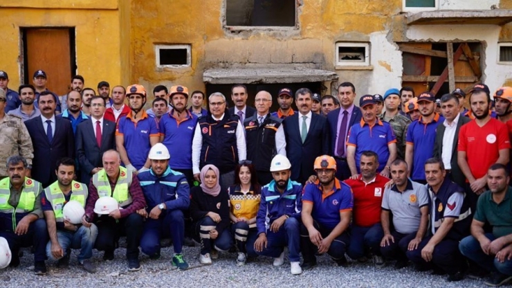 Muş’ta Gerçeği Aratmayan Deprem Tatbikatı