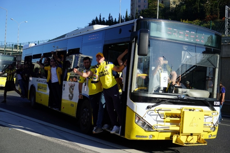 Fenerbahçeli Taraftarlar Stada Ulaştı