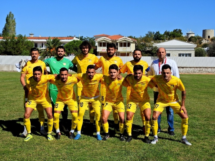 Çeşme Belediyespor Galibiyetle, Alaçatıspor Mağlubiyetle Başladı