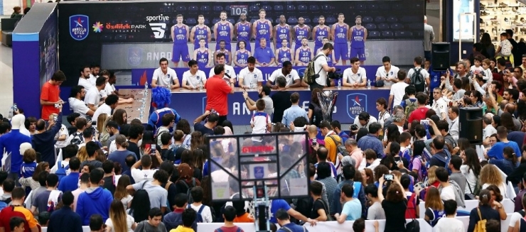 Anadolu Efes, Taraftarlarıyla Buluştu