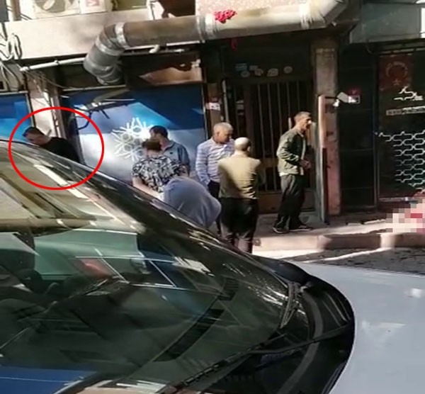 Bıçakladığı Arkadaşının Cenazesinin Başında Polisi Bekledi