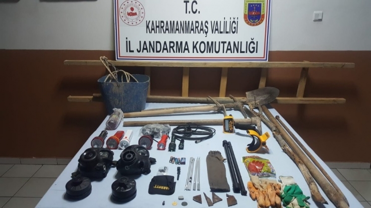 Kahramanmaraş’ta Define Arayan 5 Kişi Yakalandı