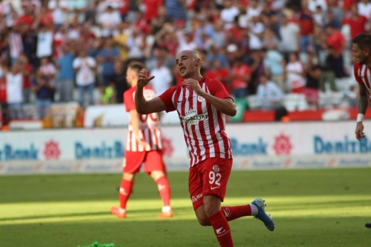 Süper Lig: Antalyaspor: 1 - Yeni Malatyaspor: 0 (İlk Yarı)