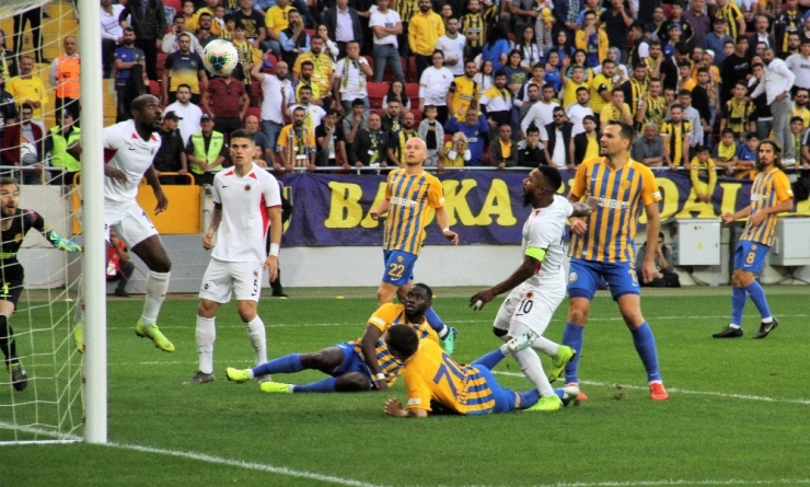 Süper Lig: Mke Ankaragücü: 0 - Gençlerbirliği: 0 (İlk Yarı)