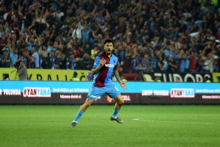 Süper Lig: Trabzonspor: 2 - Beşiktaş:0 (İlk Yarı)