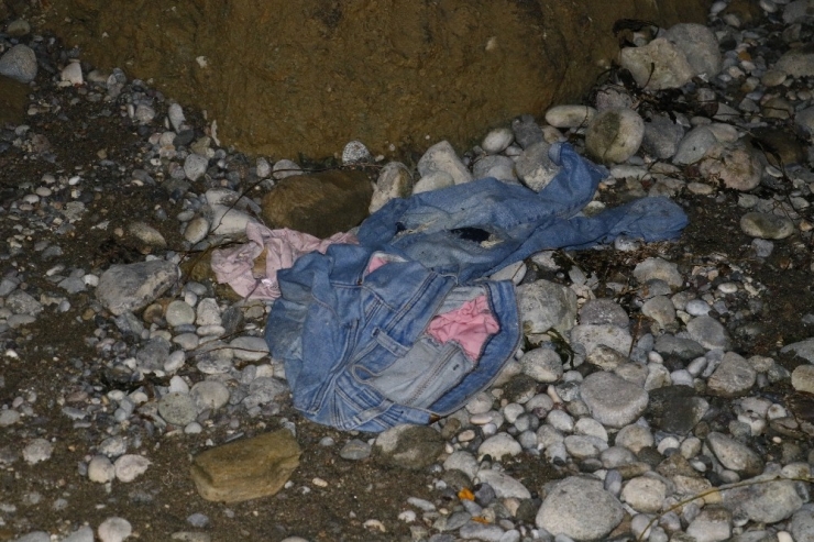 Genç Kız Yüzmek İçin Girdiği Gölde Boğuldu