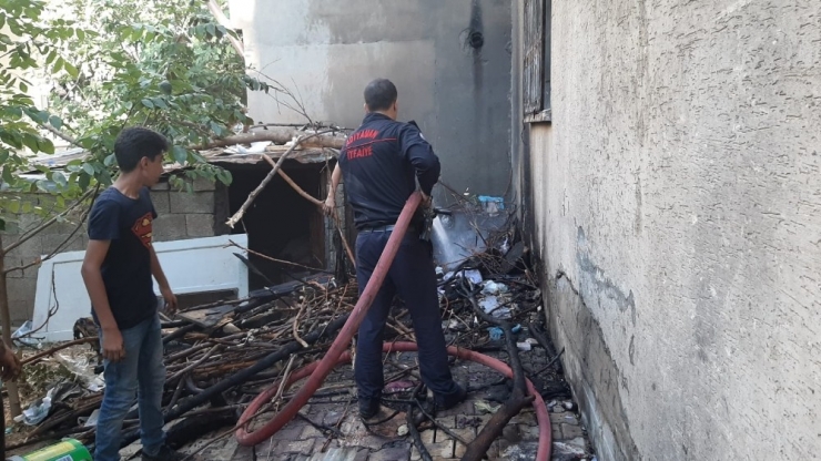 Odunluk Yangını Paniğe Neden Oldu