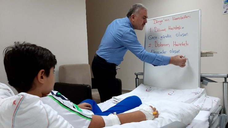 Hastane Odasında Ders