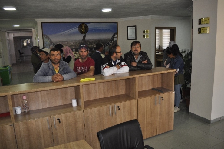 İşkur’a 3 Saatte 500 Kişi Başvurdu