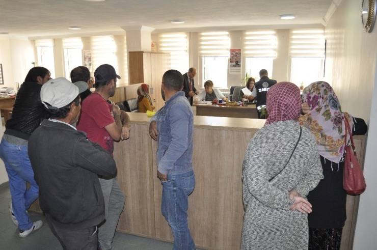 İşkur’a 3 Saatte 500 Kişi Başvurdu