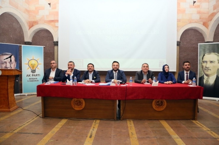 Belediye Başkanı Arı, “Herkes Başını İki Elinin Arasına Alıp Düşünmek Ve Kendini Hesaba Çekmek Zorunda”