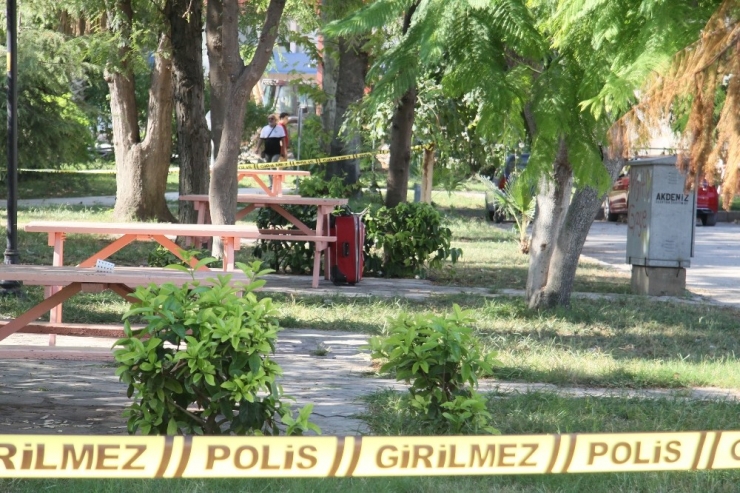 Antalya’da Şüpheli Valiz