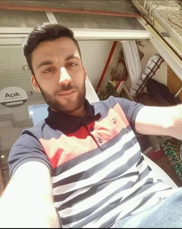 Park Halindeki Kamyonete Çarpan Motosiklet Sürücüsü Hayatını Kaybetti