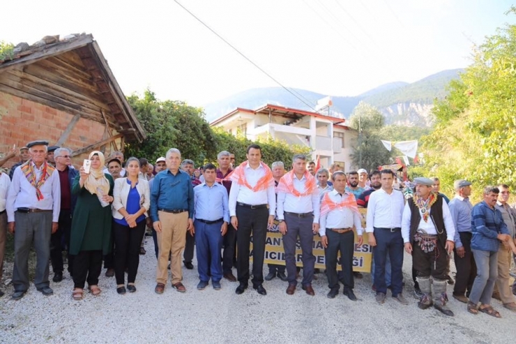 Kaş’ta ‘Bal’ Tadında Şenlik