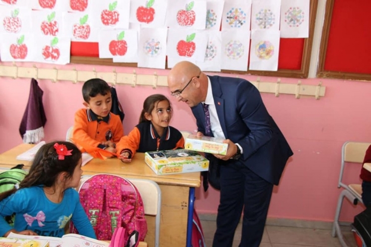 Başkan Altun’dan Öğrencilere Okuma Kitabı