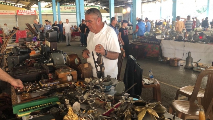 Bu Pazarda ‘1 Tl’ 2 Bin 200 Tl’den Satılıyor