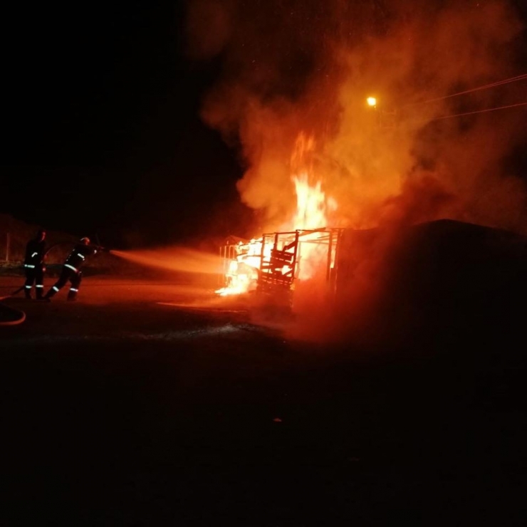 Elazığ’da Odunluk Yangını