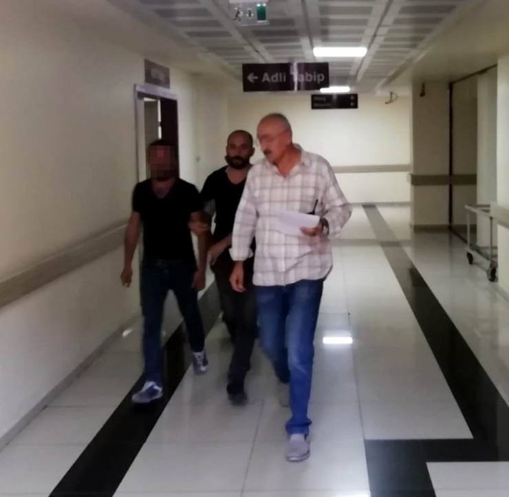 Tartıştığı Eşini Bıçakladı