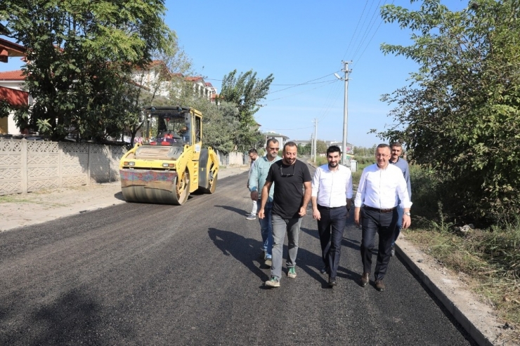 Adapazarı Sokaklarına Asfalt Atılmaya Devam Ediyor