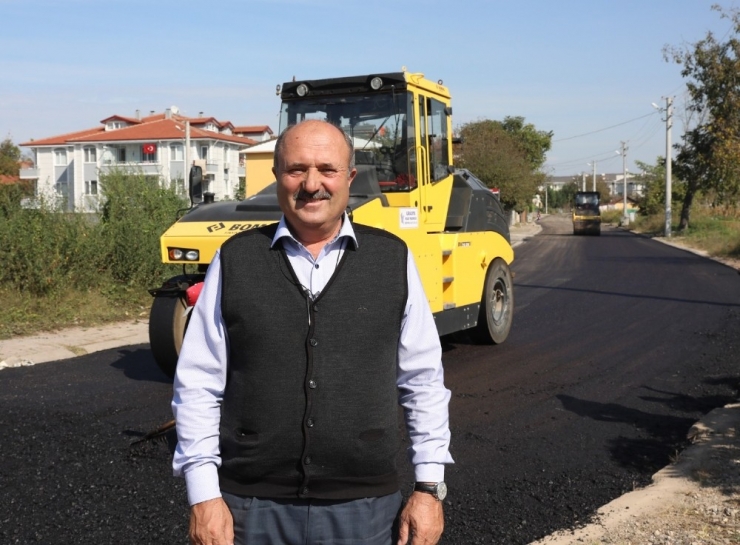 Adapazarı Sokaklarına Asfalt Atılmaya Devam Ediyor