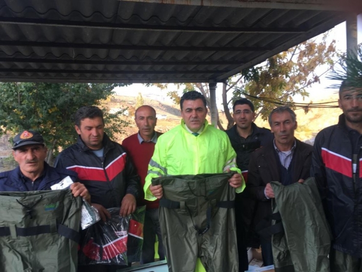 İzmir Büyükşehir Belediyesi’nden Ardahan Belediye’sine Malzeme Desteği