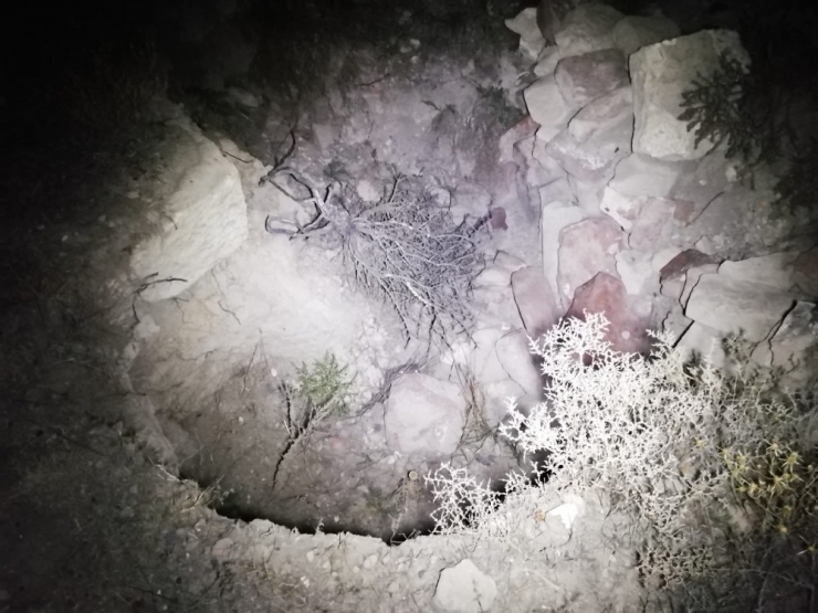 Defineciler Kazdığı Tünelin Altında Kaldı: 1 Ölü, 1 Yaralı