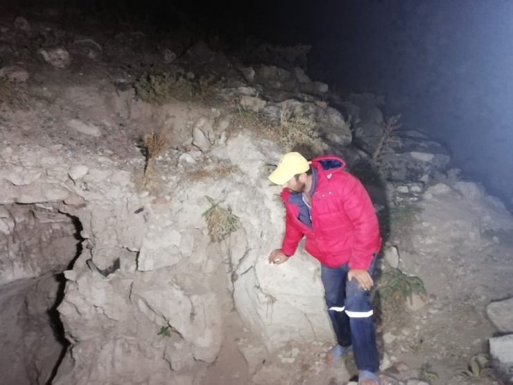 Defineciler Kazdığı Tünelin Altında Kaldı: 1 Ölü, 1 Yaralı