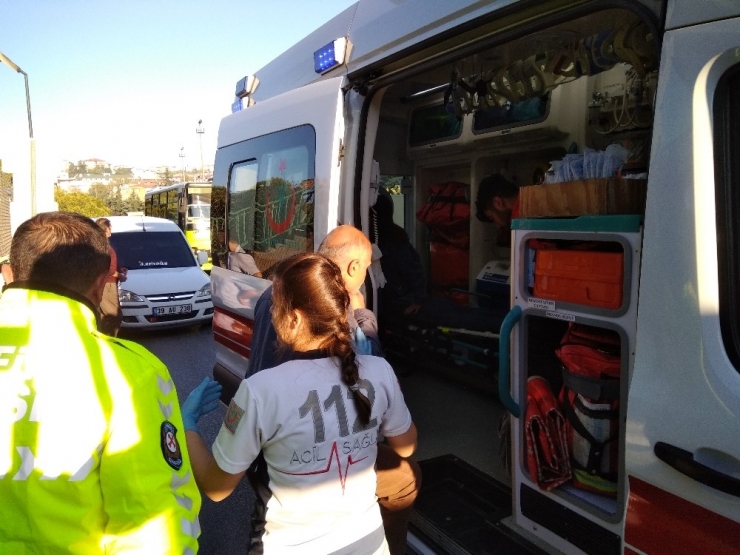 Kocaeli’de Halk Otobüsü Kazaya Karıştı: 3 Yaralı