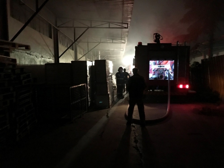 Manisa’da Fabrika Yangını