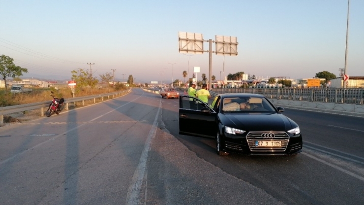 Motosiklet İle Otomobil Çarpıştı: 2 Yaralı