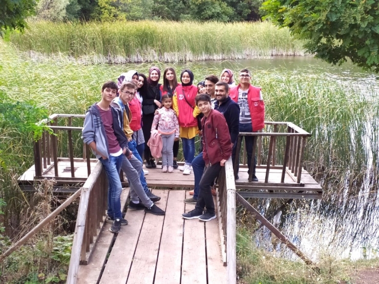 Önce Piknik Sonra Temizlik Yaptılar