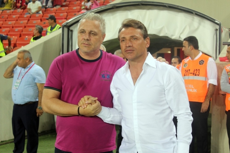 Süper Lig: Gazişehir Gaziantep:0 - Göztepe: 0 (İlk Yarı)