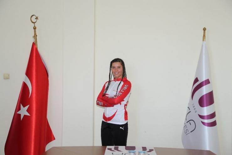 Urlalı Milli Sporcu Bircan Akpınar, Almanya’da Türkiye’yi Temsil Edecek