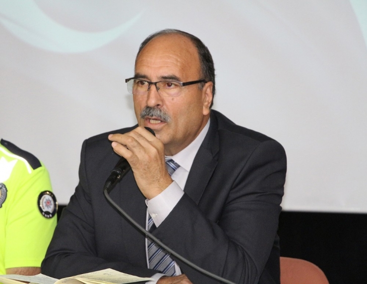 Milli Eğitim Ve Trafik Timlerinden Servis Sürücülerine Seminer