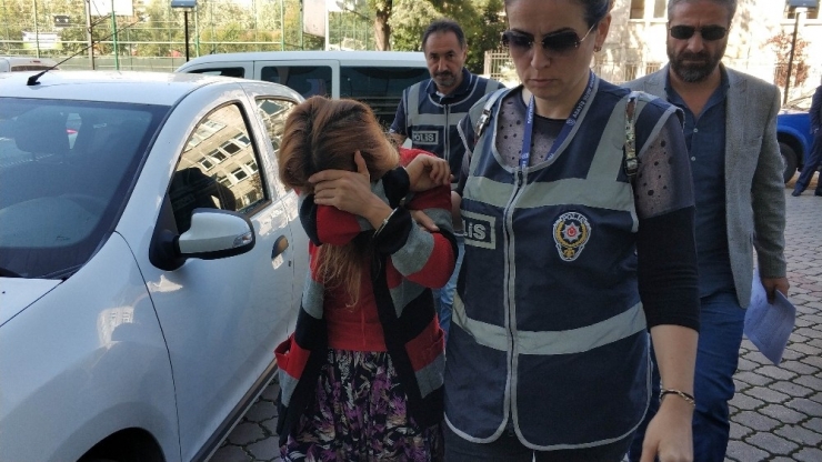 Yaşından Çok Hapis Cezası Bulunan Kadın Yakalandı