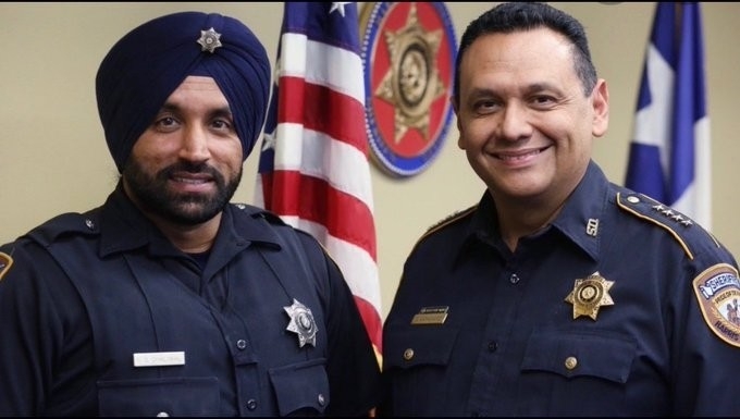 Abd’de Başörtülü İlk Sih Polis Memuru Öldürüldü