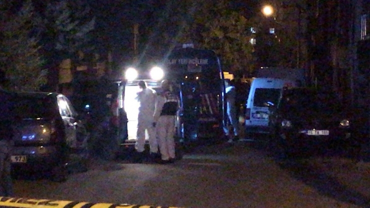 Adana’da Polis Servisine Saldırı Düzenleyen 2 Terörist Öldürüldü