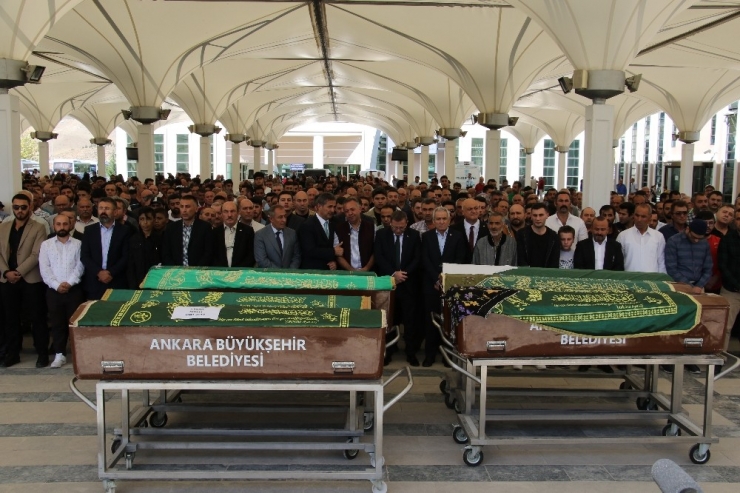 Ankara’daki Kazada Hayatını Kaybedenler Son Yolculuğuna Uğurlandı