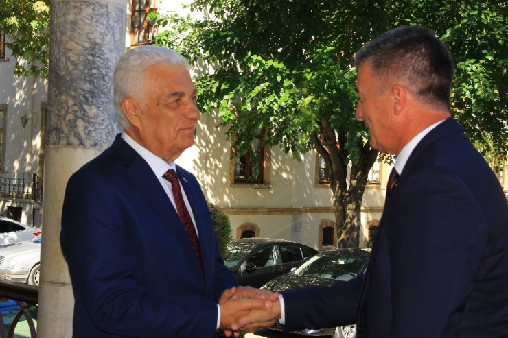 Arnavutluk Avlonya Valisi Başkan Gürün’ü Ziyaret Etti