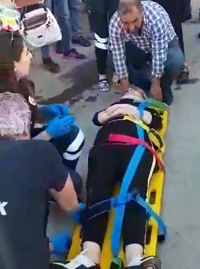 Belediye Otobüsüyle Otomobil Çarpıştı: 3 Yaralı