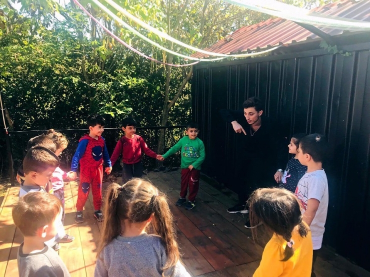 Minik Öğrenciler Drama Dersi Alıyor