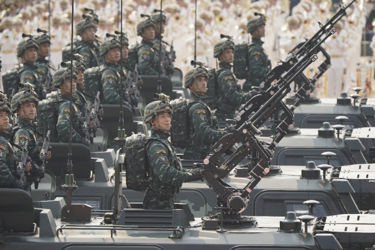 Çin’den 70. Yıl Dönümünde Gövde Gösterisi