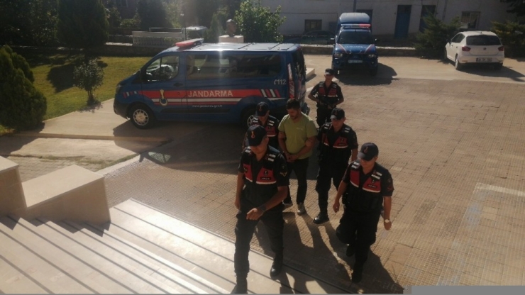 Denizli’de 16 Kilogram Esrarla Yakalanan Şahıs Adliyeye Sevk Edildi