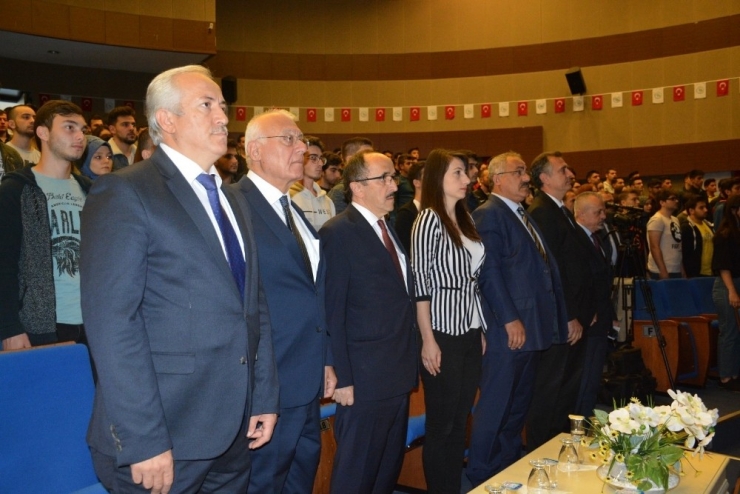 Yeni Öğrenciler İçin Oryantasyon