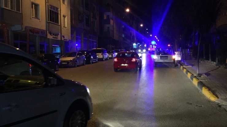 Otomobil İle Motosiklet Çarpıştı: 2 Yaralı