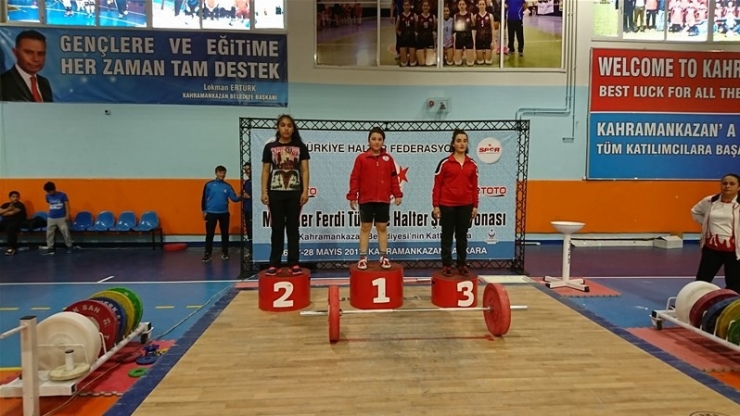 Ispartalı 2 Halterci Ve 1 Antrenör Milli Takım Kampı’na Davet Edildi