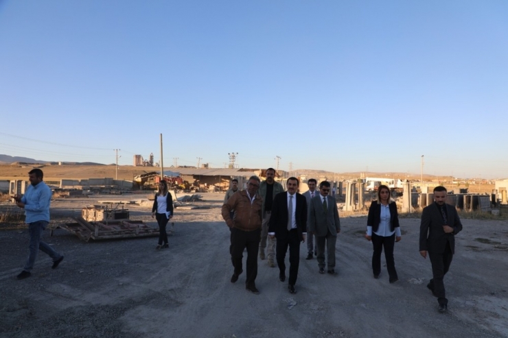 Kars’ta Osb Yolu Sıcak Asfalta Kavuşuyor