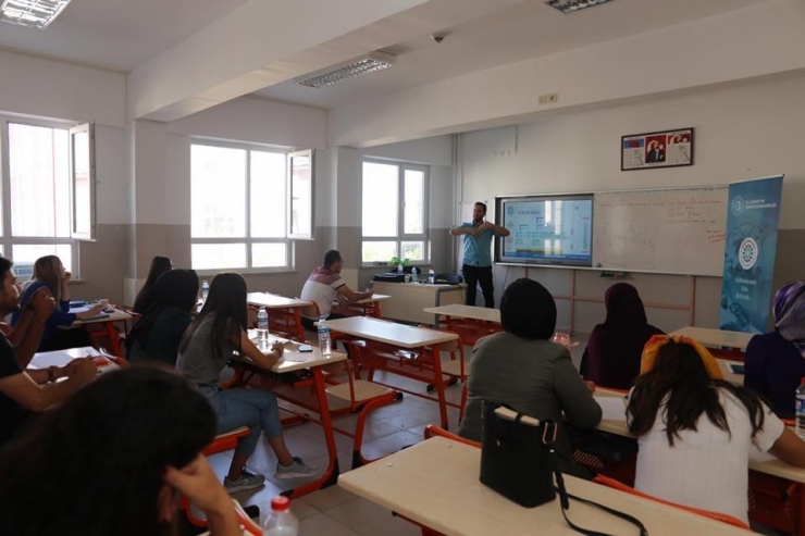 Proje Döngüsü Yönetimi Eğitimi Verildi